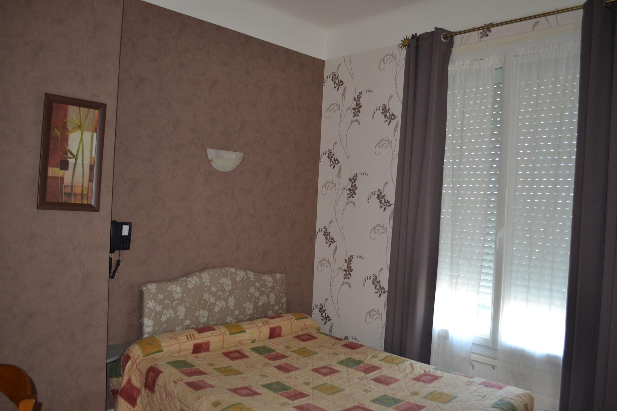 Hotel Le Bretagne Saint-Nazaire  Exterior photo
