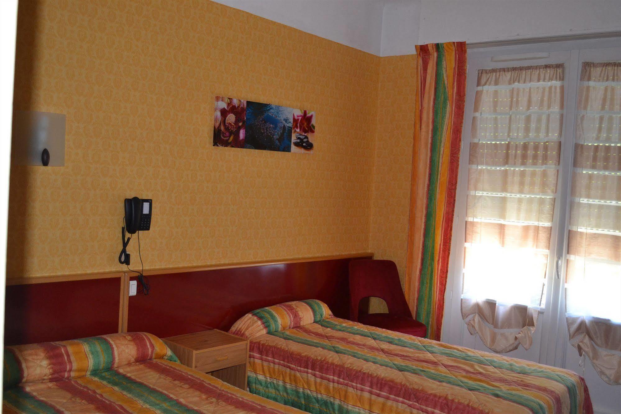 Hotel Le Bretagne Saint-Nazaire  Exterior photo